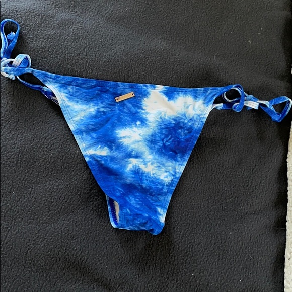 Bathing suit bottoms - Picture 2 of 4